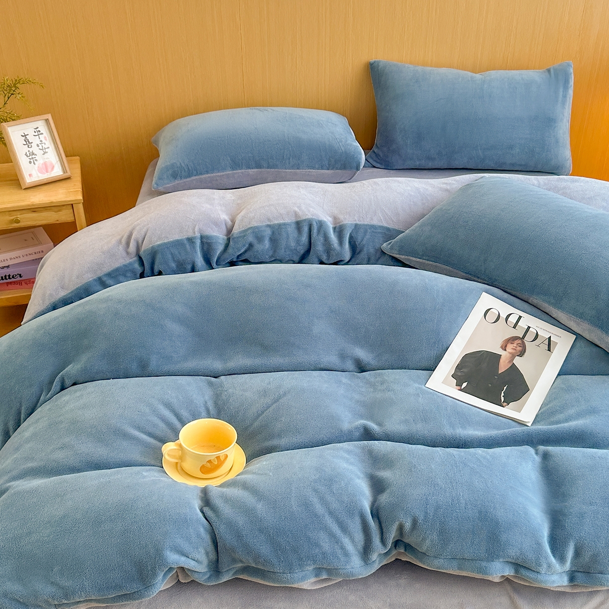 91家纺网 家纺一手货源 找家纺 小懒猪 2025新款220克A类牛奶绒纯色双拼四件套（提供买家秀） 蓝灰