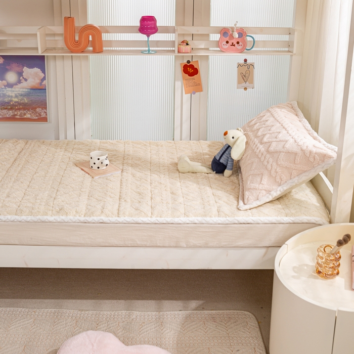 91家纺网 家纺一手货源 找家纺 暖芯优选 2025新款上下铺塔芙绒床垫 奶油白