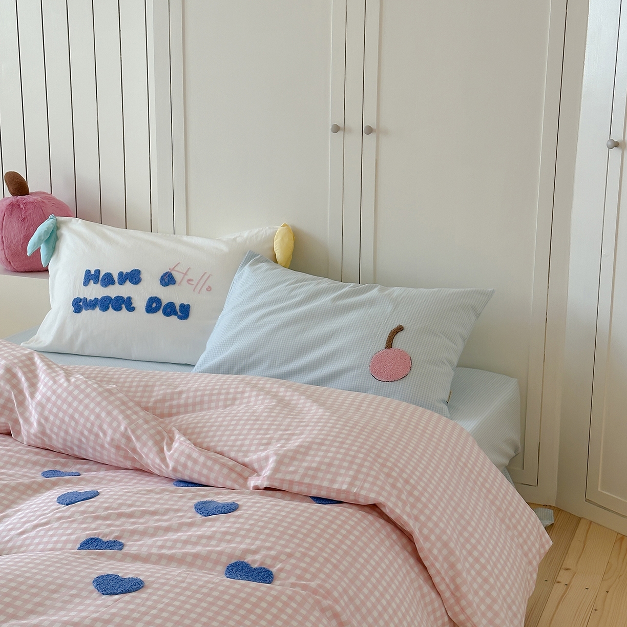 91家纺网 家纺一手货源 找家纺 桔子家纺 2025新款40支纯棉水洗棉happy系列四件套 hello小樱