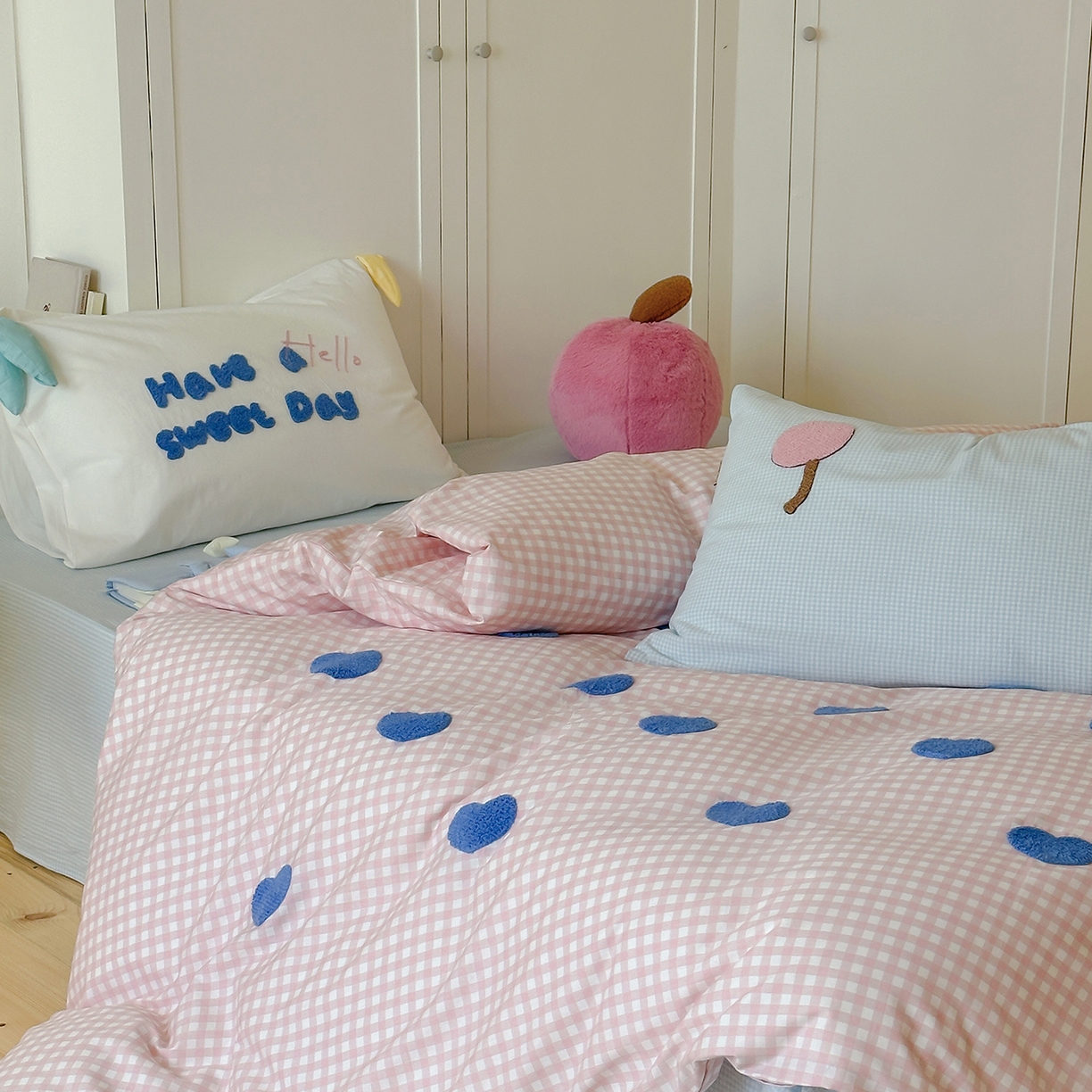 91家纺网 家纺一手货源 找家纺 桔子家纺 2025新款40支纯棉水洗棉happy系列四件套 hello小樱