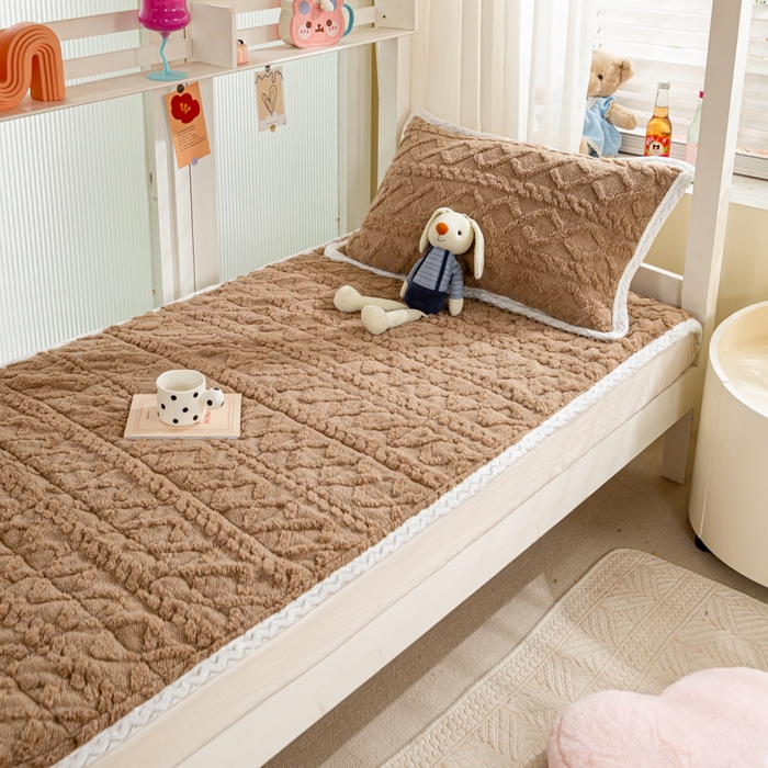 91家纺网 家纺一手货源 找家纺 暖芯优选 2025新款上下铺塔芙绒床垫 奶油咖