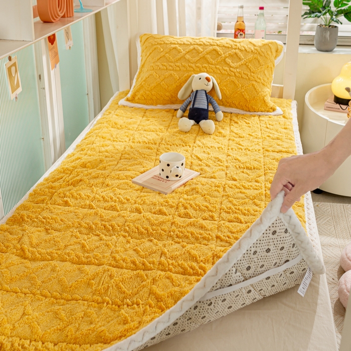 91家纺网 家纺一手货源 找家纺 暖芯优选 2025新款上下铺塔芙绒床垫 柠檬黄