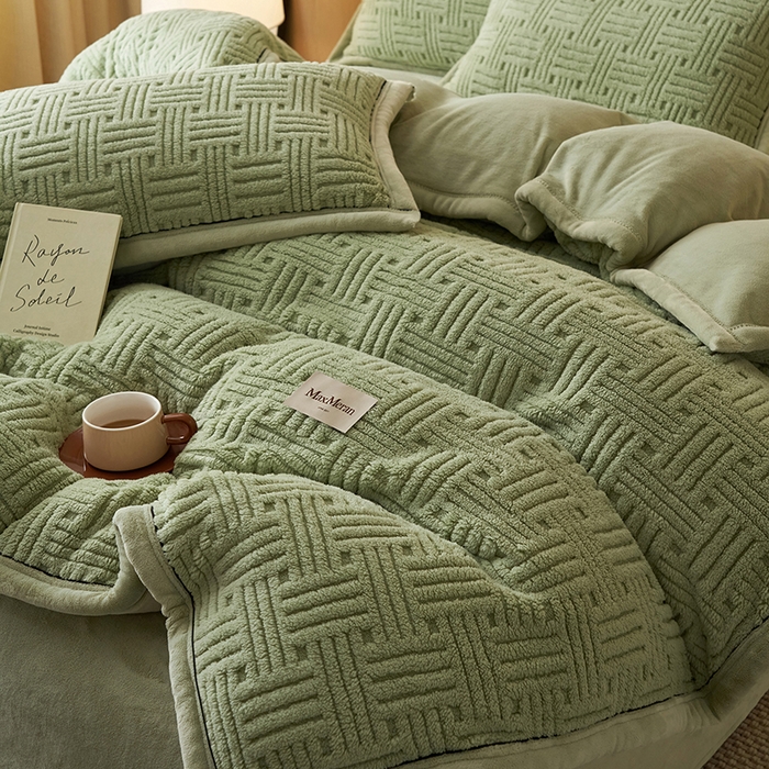 91家纺网 家纺一手货源 找家纺 晨曦家纺 2025新款230克加厚保暖塔芙绒牛奶绒四件套法兰绒 简爱-暖绿