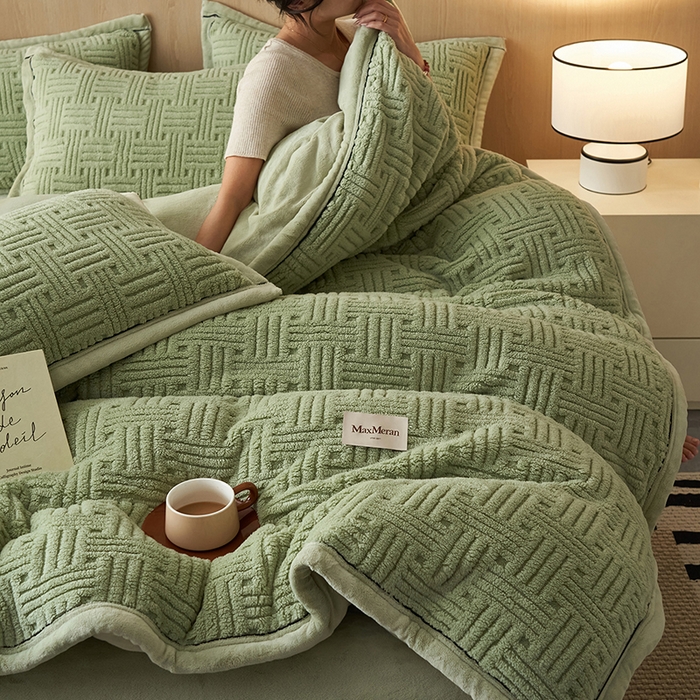 91家纺网 家纺一手货源 找家纺 晨曦家纺 2025新款230克加厚保暖塔芙绒牛奶绒四件套法兰绒 简爱-暖绿