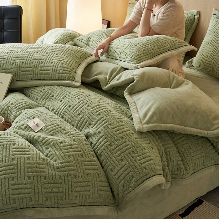 91家纺网 家纺一手货源 找家纺 晨曦家纺 2025新款230克加厚保暖塔芙绒牛奶绒四件套法兰绒 简爱-暖绿