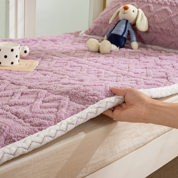 91家纺网 家纺一手货源 找家纺 暖芯优选 2025新款上下铺塔芙绒床垫 优雅紫