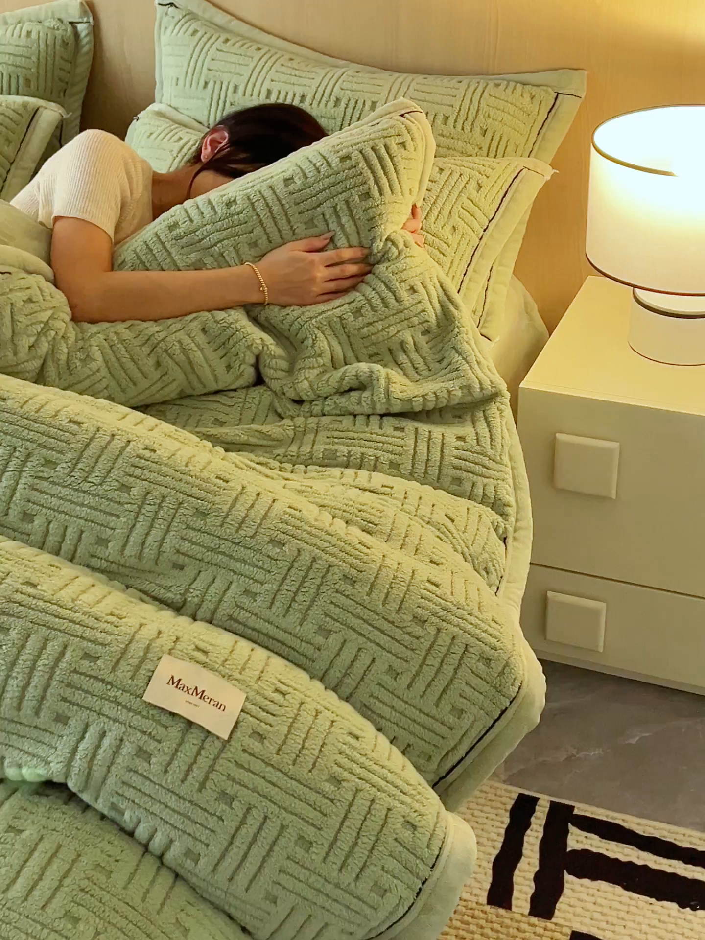 91家纺网 家纺一手货源 找家纺 晨曦家纺 2025新款230克加厚保暖塔芙绒牛奶绒四件套法兰绒 简爱-暖绿