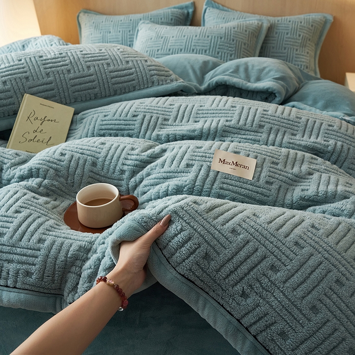 91家纺网 家纺一手货源 找家纺 晨曦家纺 2025新款230克加厚保暖塔芙绒牛奶绒四件套法兰绒 简爱-雅蓝