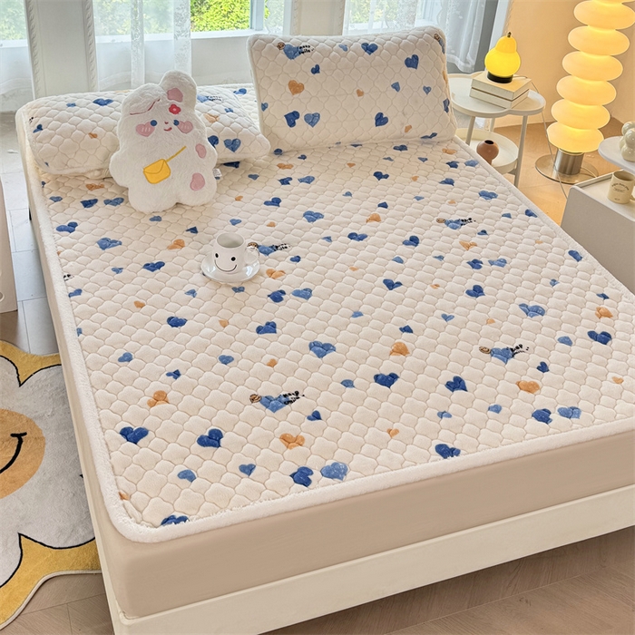 91家纺网 家纺一手货源 找家纺 暖芯优选 2025热款外贸跨境电商热销款冬季加厚牛奶绒印花床垫床垫学生单人宿舍上下铺 爱心点点