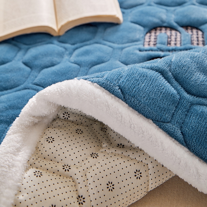 91家纺网 家纺一手货源 找家纺 （总）芙绣家纺 2025秋冬轻奢加厚高克重牛奶绒夹棉刺绣绗缝防滑床垫