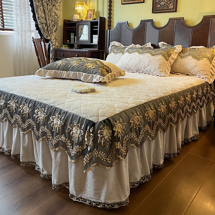 91家纺网 家纺一手货源 找家纺 网红馆（ck家纺） 2025新款高克重牛奶绒单床裙 床裙单件卡妮娜系列 卡妮娜-卡其