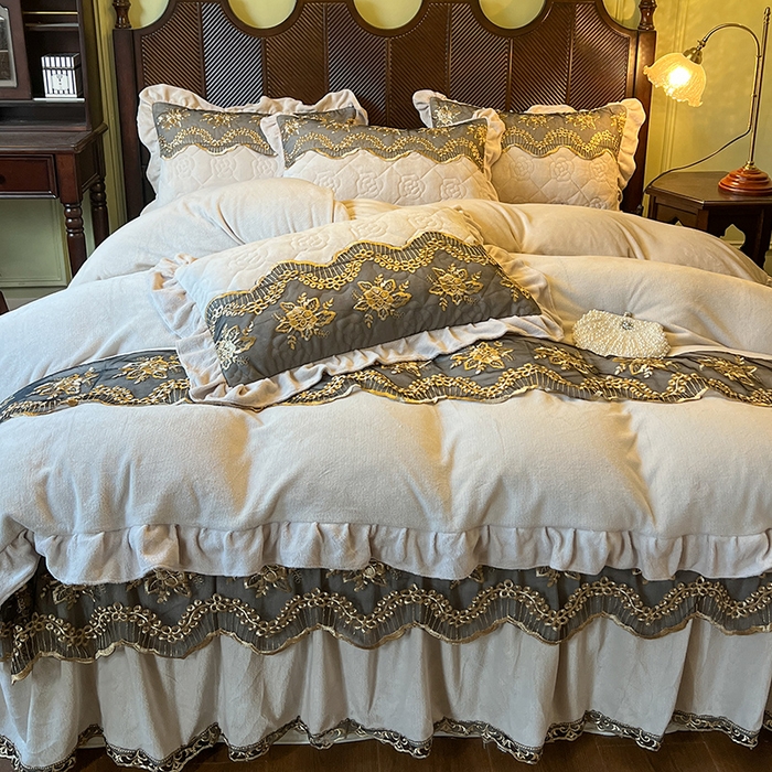 91家纺网 家纺一手货源 找家纺 网红馆（ck家纺） 2025新款高克重牛奶绒单床裙 床裙单件卡妮娜系列 卡妮娜-卡其