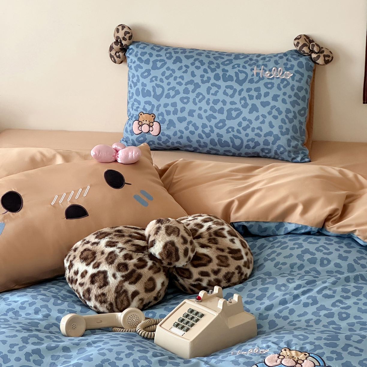 91家纺网 家纺一手货源 找家纺 桔子家纺 2025新款全棉豹纹系列heip豹纹四件套 heip豹纹蓝色