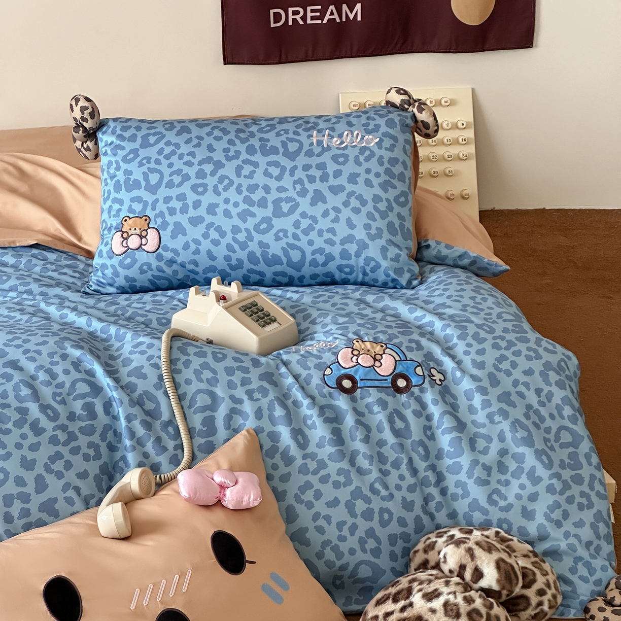 91家纺网 家纺一手货源 找家纺 桔子家纺 2025新款全棉豹纹系列heip豹纹四件套 heip豹纹蓝色