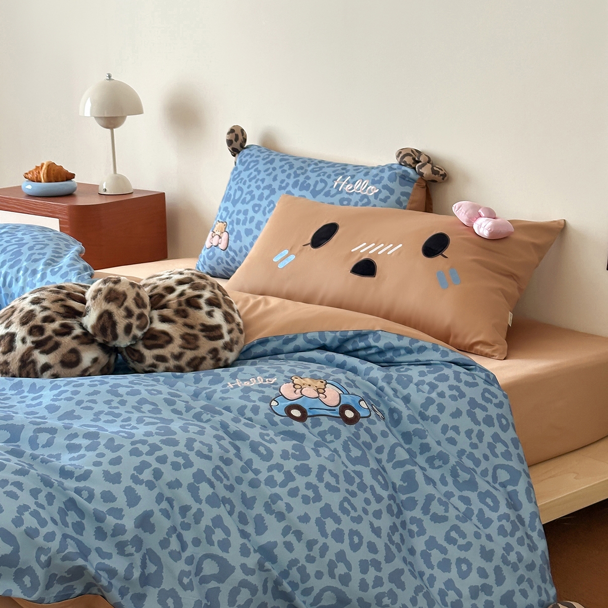 91家纺网 家纺一手货源 找家纺 桔子家纺 2025新款全棉豹纹系列heip豹纹四件套 heip豹纹蓝色