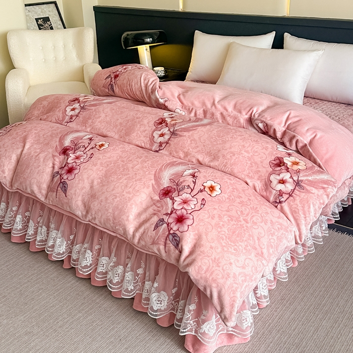 91家纺网 家纺一手货源 找家纺 棉森家纺 2025新款亲肤舒适牛奶绒床盖四件套 花香如梦