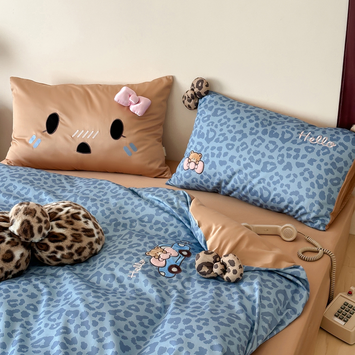 91家纺网 家纺一手货源 找家纺 桔子家纺 2025新款全棉豹纹系列heip豹纹四件套 heip豹纹蓝色