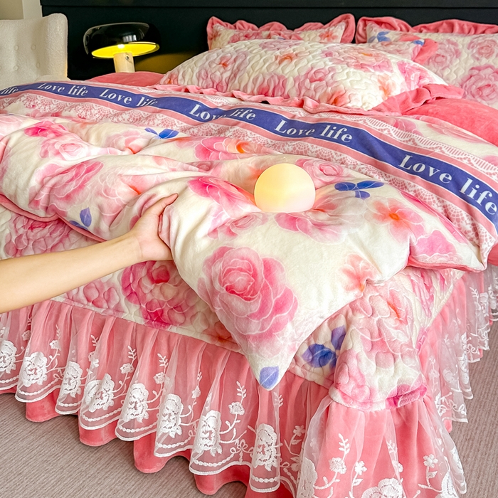 91家纺网 家纺一手货源 找家纺 棉森家纺 2025新款亲肤舒适牛奶绒床盖四件套 阳光玫瑰