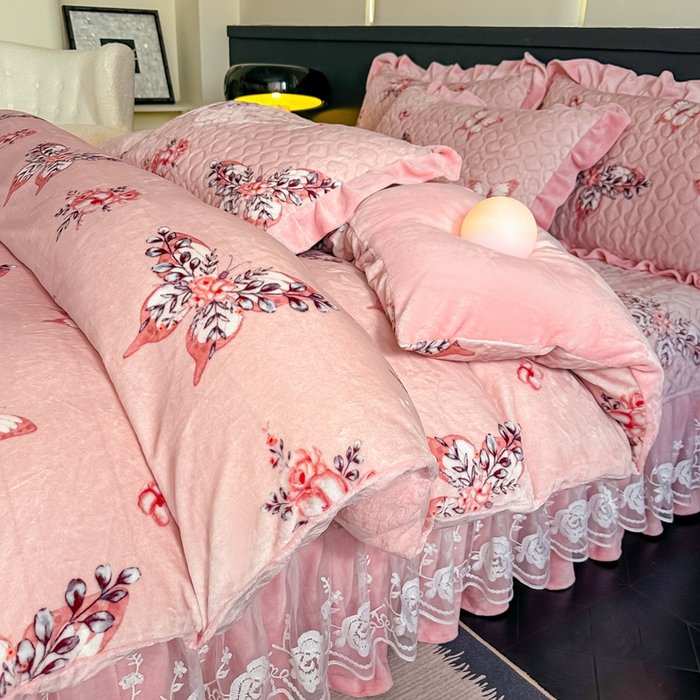 91家纺网 家纺一手货源 找家纺 棉森家纺 2025新款亲肤舒适牛奶绒床盖四件套 蝴蝶漫舞