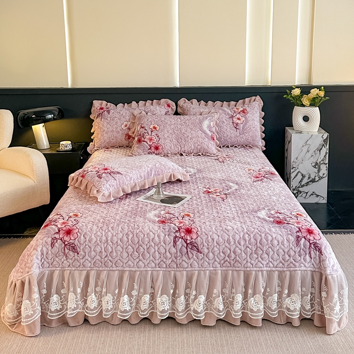 91家纺网 家纺一手货源 找家纺 棉森家纺 2025新款亲肤舒适牛奶绒床盖四件套 紫色花影