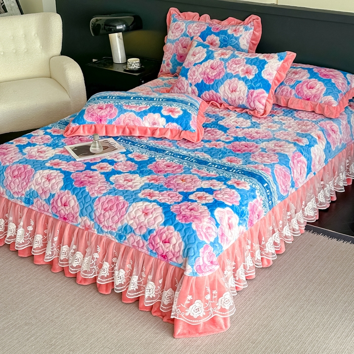 91家纺网 家纺一手货源 找家纺 棉森家纺 2025新款亲肤舒适牛奶绒床盖四件套 蓝色花海