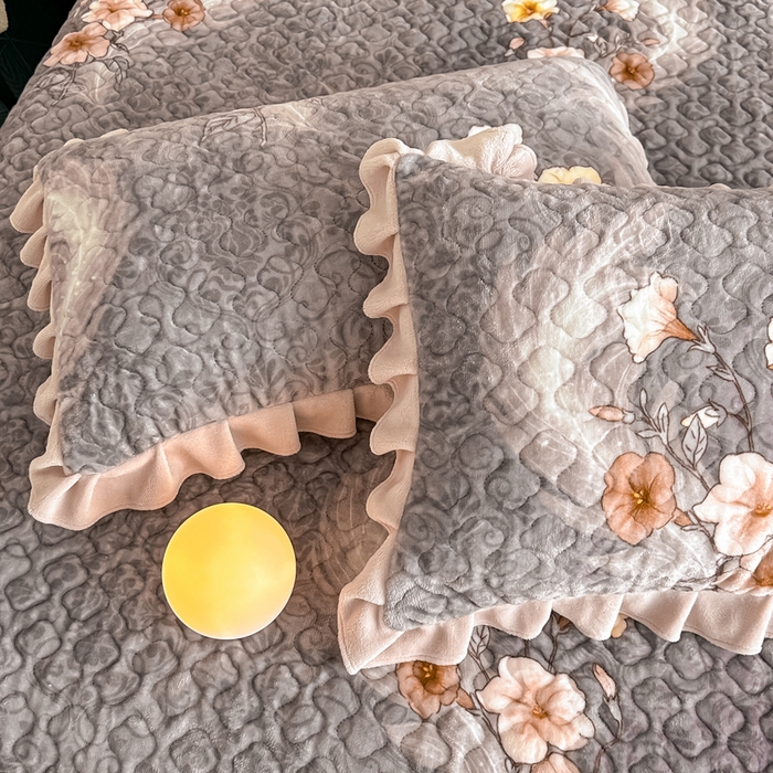 91家纺网 家纺一手货源 找家纺 棉森家纺 2025新款亲肤舒适牛奶绒床盖四件套 诗情画意