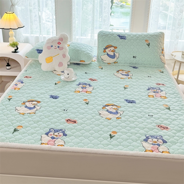 91家纺网 家纺一手货源 找家纺 暖芯优选 2025热款外贸跨境电商热销款冬季加厚牛奶绒印花床垫床垫学生单人宿舍上下铺 顽皮小鸭