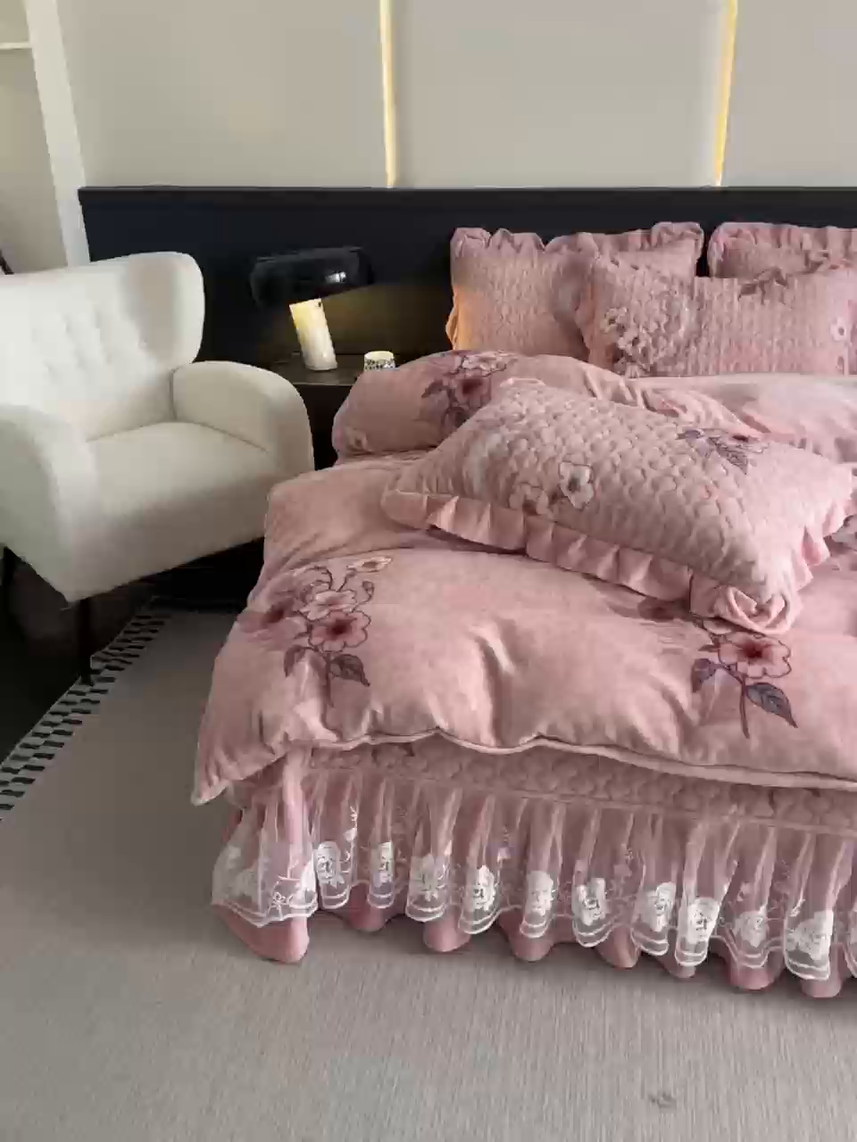 91家纺网 家纺一手货源 找家纺 棉森家纺 2025新款亲肤舒适牛奶绒床盖四件套 花香如梦