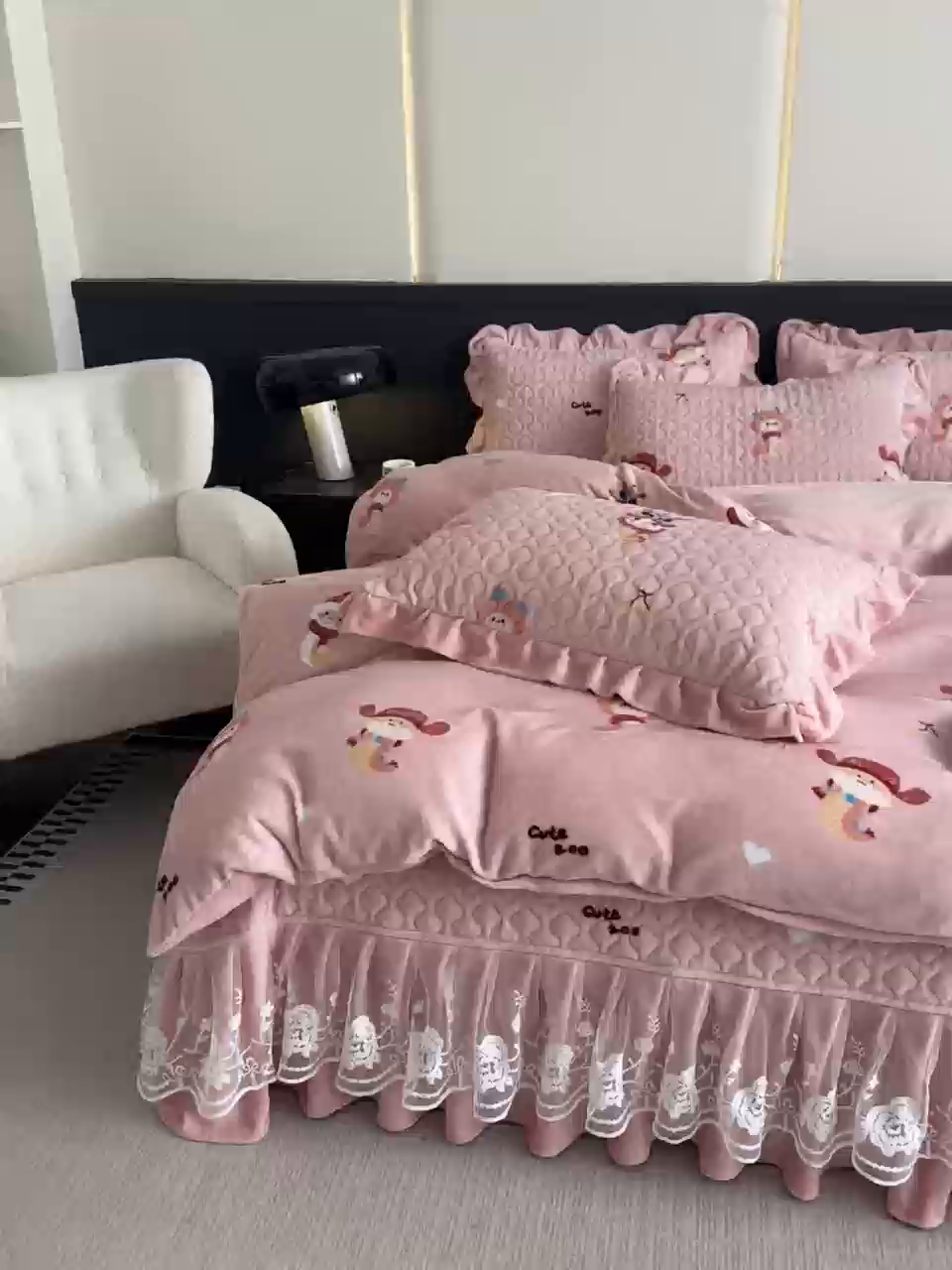 91家纺网 家纺一手货源 找家纺 棉森家纺 2025新款亲肤舒适牛奶绒床盖四件套 动漫乐园