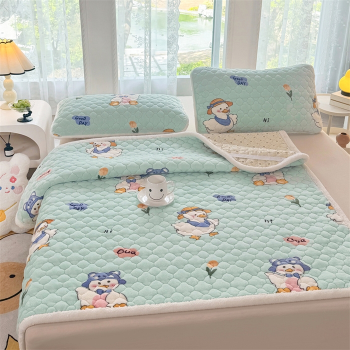 91家纺网 家纺一手货源 找家纺 暖芯优选 2025热款外贸跨境电商热销款冬季加厚牛奶绒印花床垫床垫学生单人宿舍上下铺 顽皮小鸭