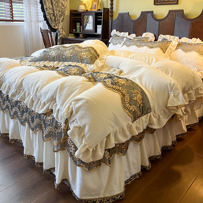 91家纺网 家纺一手货源 找家纺 网红馆（ck家纺） 2025新款高克重牛奶绒单床裙 床裙单件卡妮娜系列 卡妮娜-米色