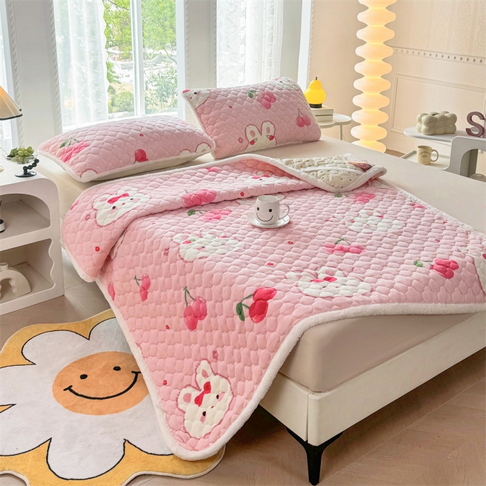 91家纺网 家纺一手货源 找家纺 暖芯优选 2025热款外贸跨境电商热销款冬季加厚牛奶绒印花床垫床垫学生单人宿舍上下铺 樱桃小兔