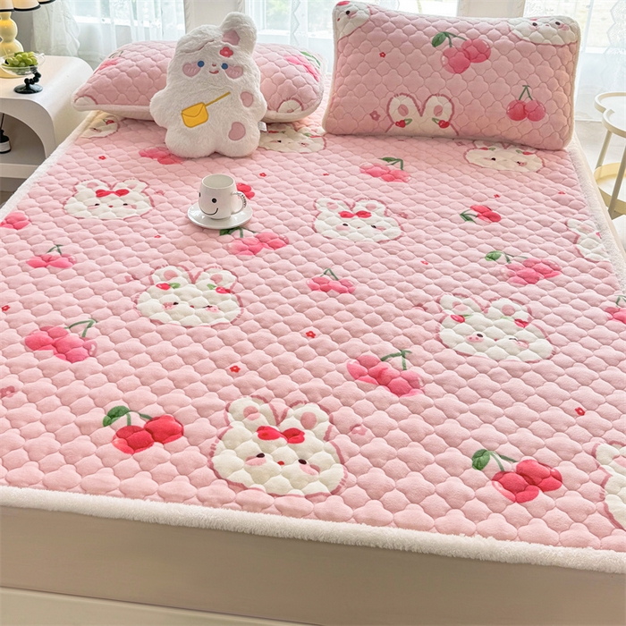 91家纺网 家纺一手货源 找家纺 暖芯优选 2025热款外贸跨境电商热销款冬季加厚牛奶绒印花床垫床垫学生单人宿舍上下铺 樱桃小兔