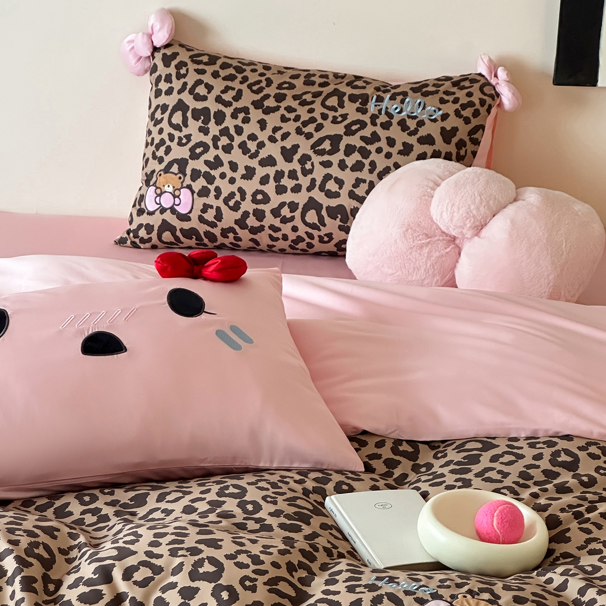 91家纺网 家纺一手货源 找家纺 桔子家纺 2025新款全棉豹纹系列heip豹纹四件套 heip豹纹粉色