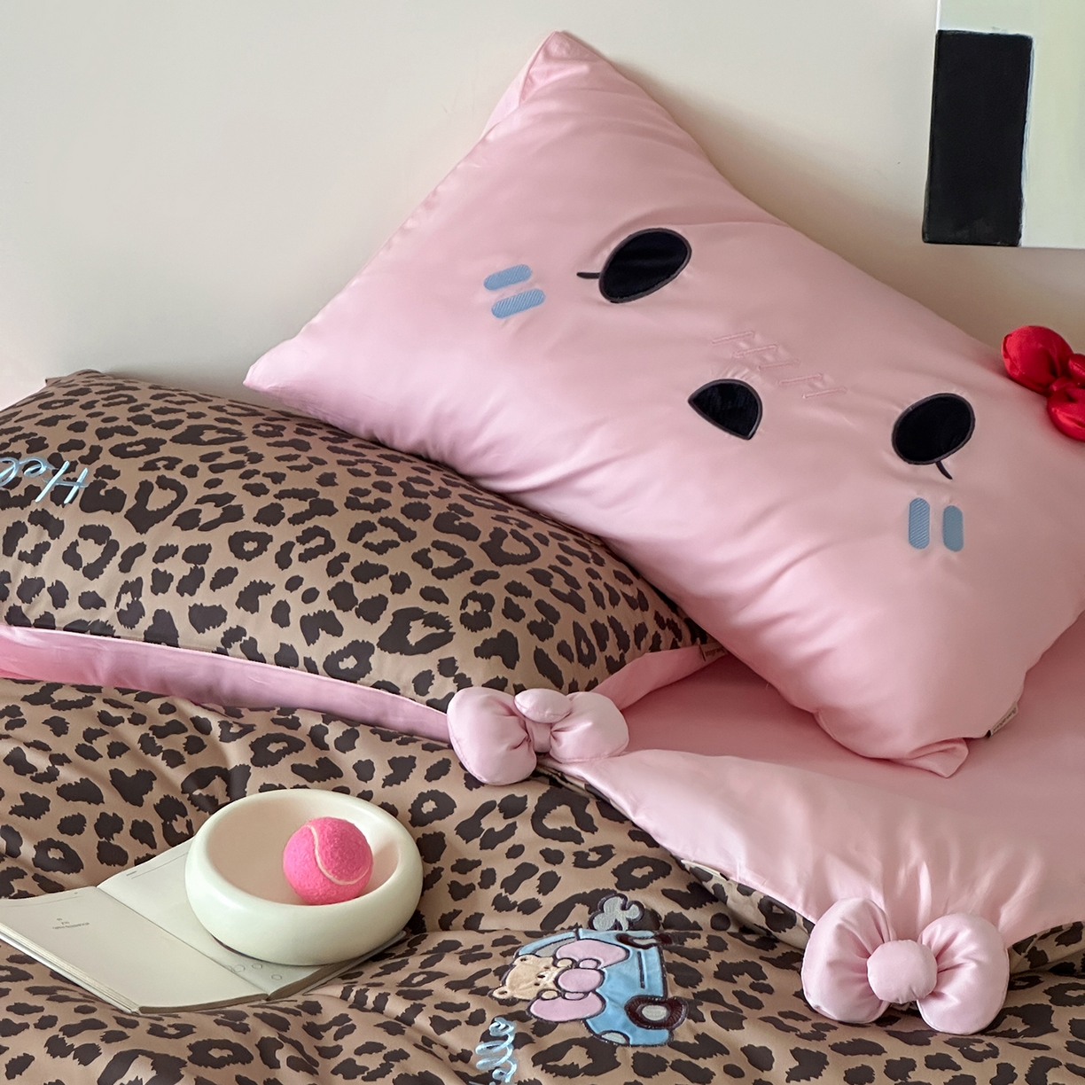 91家纺网 家纺一手货源 找家纺 桔子家纺 2025新款全棉豹纹系列heip豹纹四件套 heip豹纹粉色