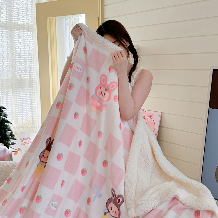 91家纺网 家纺一手货源 找家纺 Mata蔓塔家 2025新款A类秋冬可爱系牛奶绒羊羔绒多功能毛毯奶盖系列 奶盖-奶糖拉布布