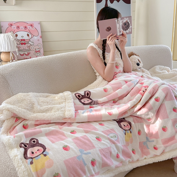 91家纺网 家纺一手货源 找家纺 Mata蔓塔家 2025新款A类秋冬可爱系牛奶绒羊羔绒多功能毛毯奶盖系列 奶盖-奶糖拉布布