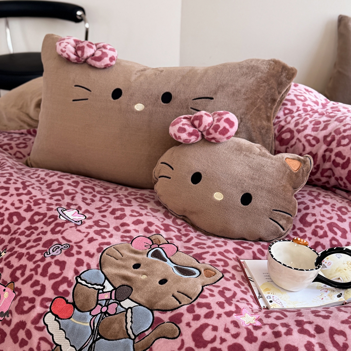 91家纺网 家纺一手货源 找家纺 （总）柚子YOUTH 2025新款加厚牛奶绒四件套-豹纹黑皮KT