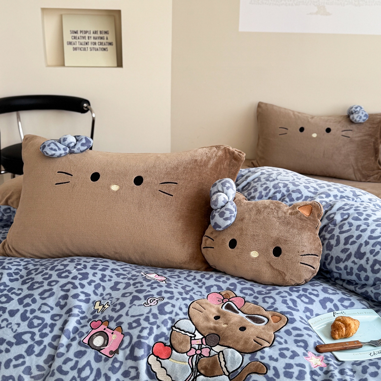 91家纺网 家纺一手货源 找家纺 柚子YOUTH 2025新款加厚牛奶绒四件套-豹纹黑皮KT 黑皮蓝