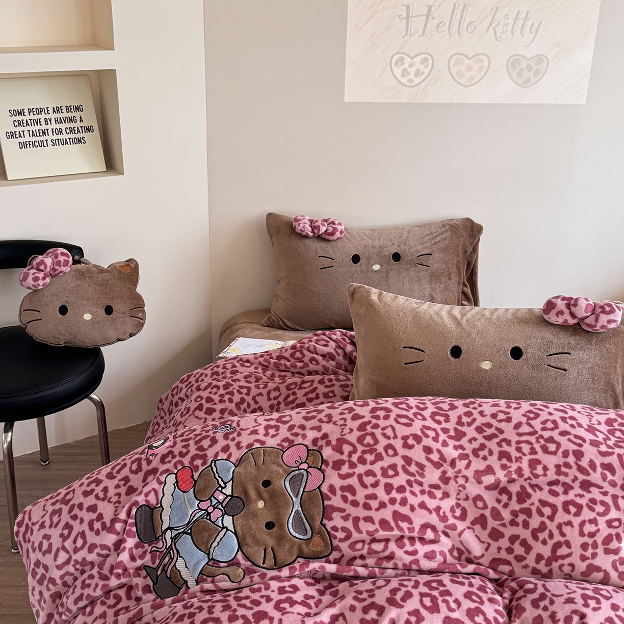 91家纺网 家纺一手货源 找家纺 柚子YOUTH 2025新款加厚牛奶绒四件套-豹纹黑皮KT 黑皮粉