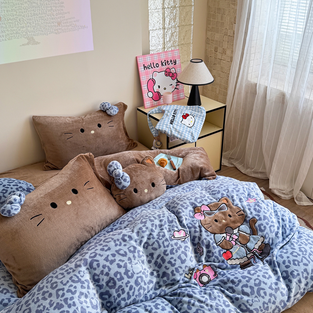 91家纺网 家纺一手货源 找家纺 柚子YOUTH 2025新款加厚牛奶绒四件套-豹纹黑皮KT 黑皮蓝