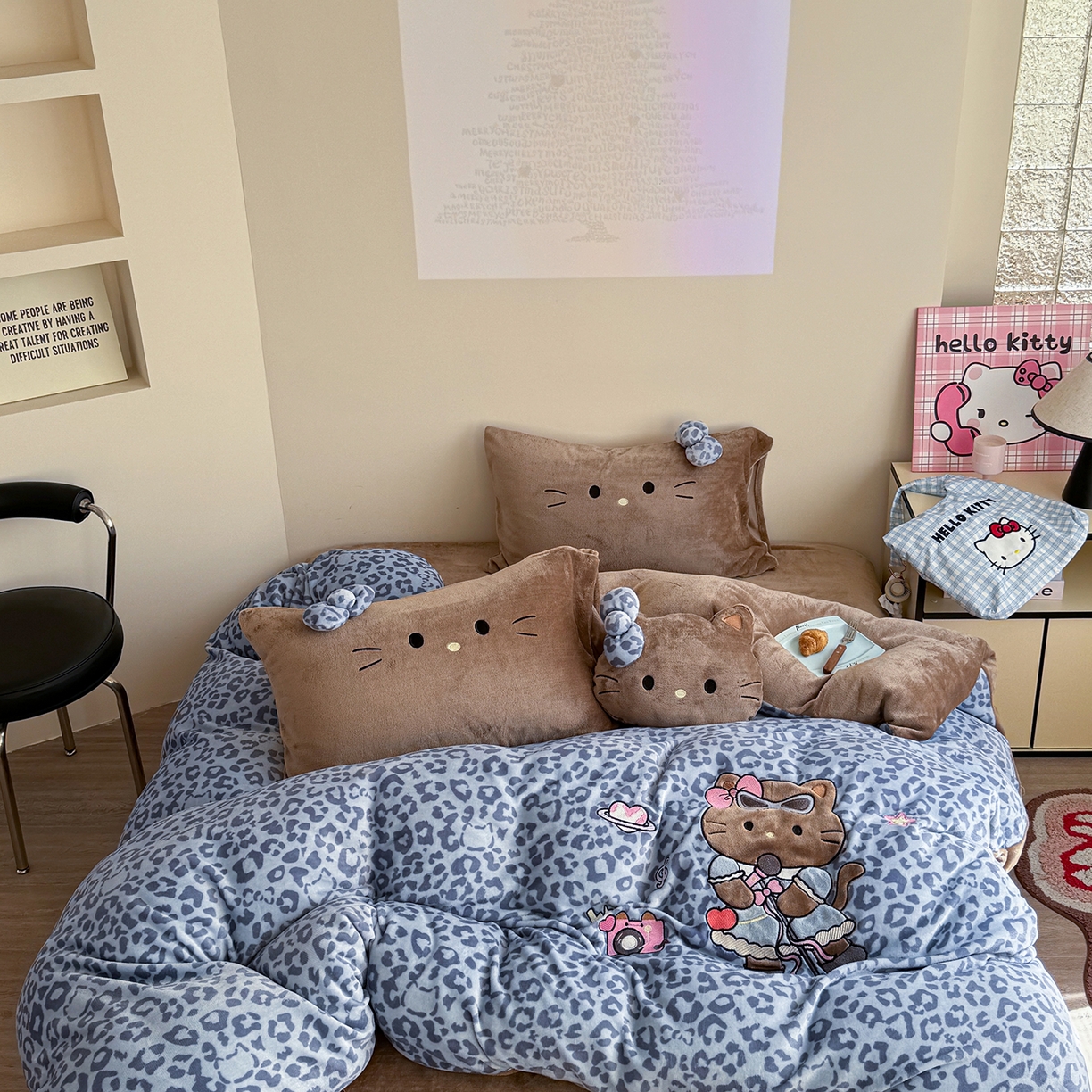 91家纺网 家纺一手货源 找家纺 柚子YOUTH 2025新款加厚牛奶绒四件套-豹纹黑皮KT 黑皮蓝