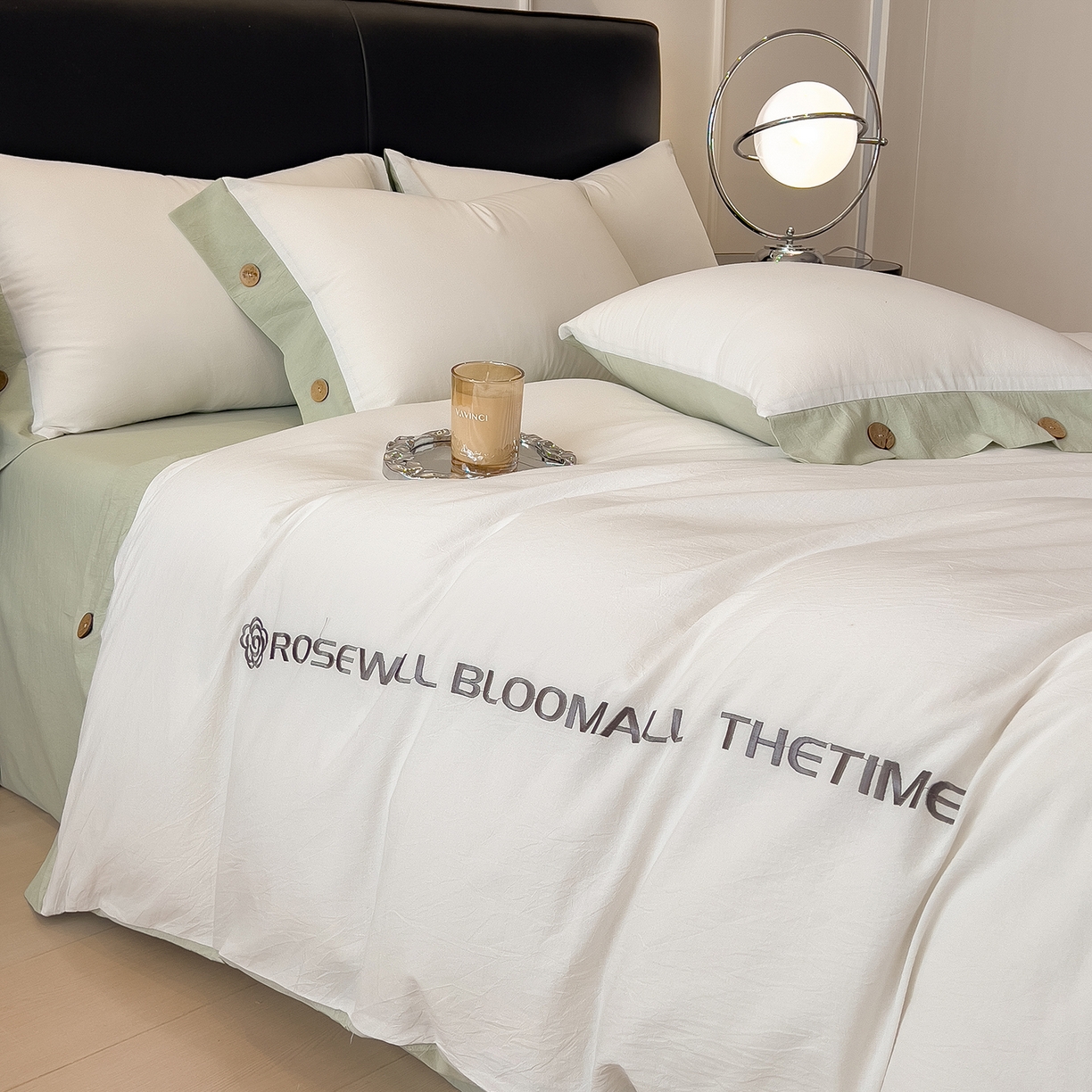 91家纺网 家纺一手货源 找家纺 芃成家纺 2025新款A类全棉色织水洗棉纽扣绣花四件套 纽扣款-白色拼浅绿