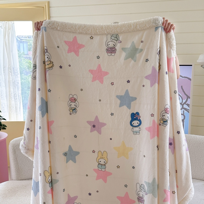 91家纺网 家纺一手货源 找家纺 Mata蔓塔家 2025新款A类秋冬可爱系牛奶绒羊羔绒多功能毛毯奶盖系列 奶盖-星星米菲