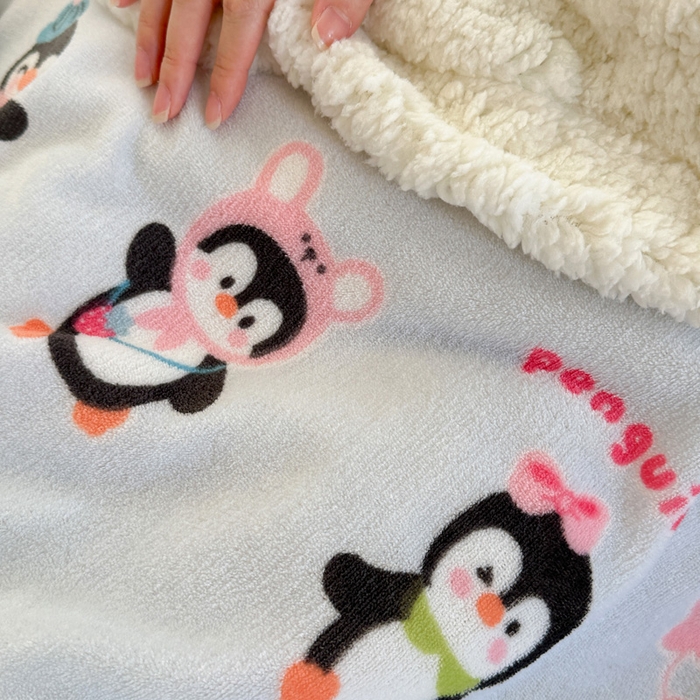 91家纺网 家纺一手货源 找家纺 Mata蔓塔家 2025新款A类秋冬可爱系牛奶绒羊羔绒多功能毛毯奶盖系列 奶盖-QQ企鹅