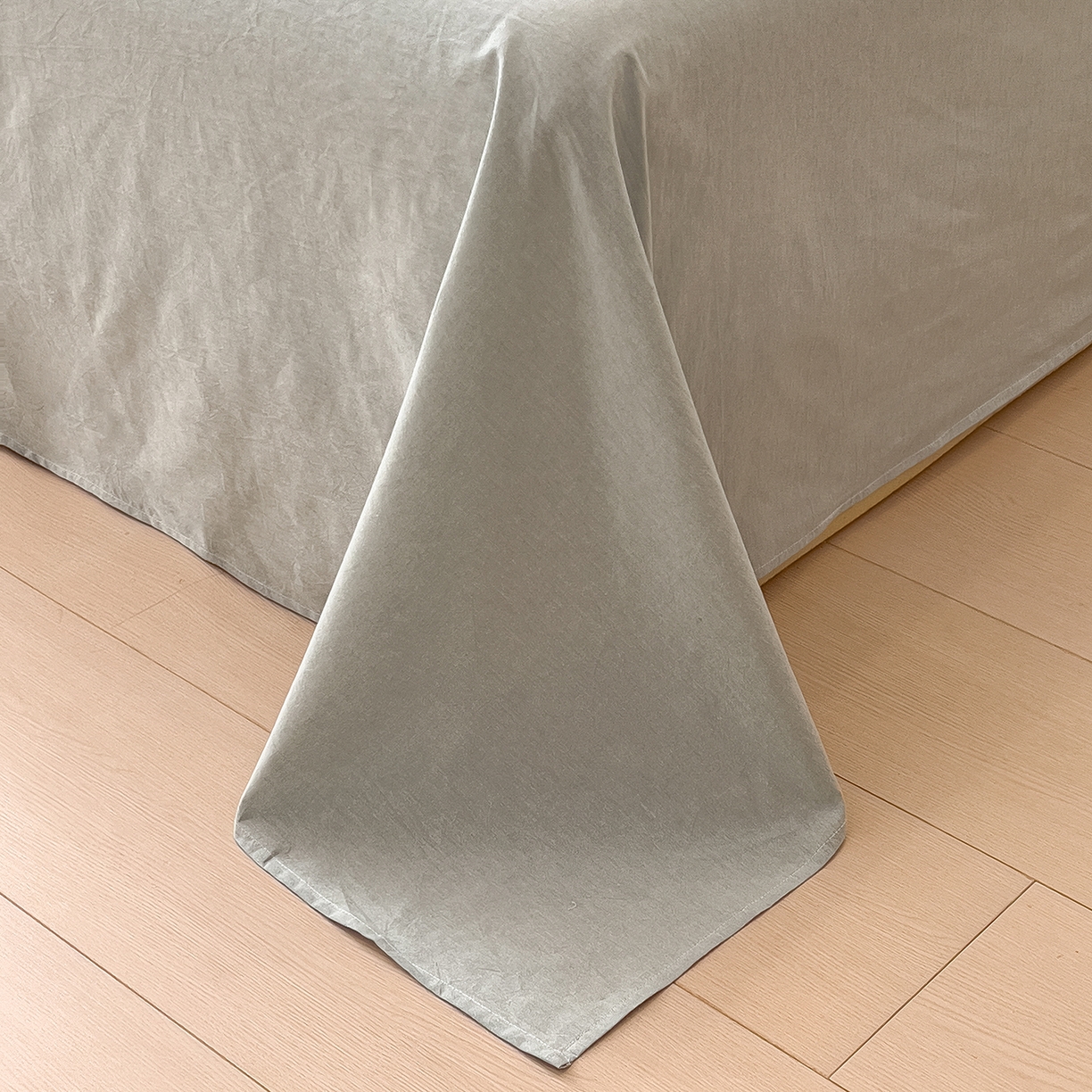 91家纺网 家纺一手货源 找家纺 芃成家纺 2025新款A类全棉色织水洗棉纽扣绣花四件套 纽扣款-卡其拼浅绿