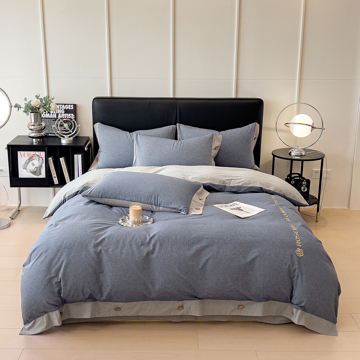 91家纺网 家纺一手货源 找家纺 芃成家纺 2025新款A类全棉色织水洗棉纽扣绣花四件套 纽扣款-蓝灰拼浅灰