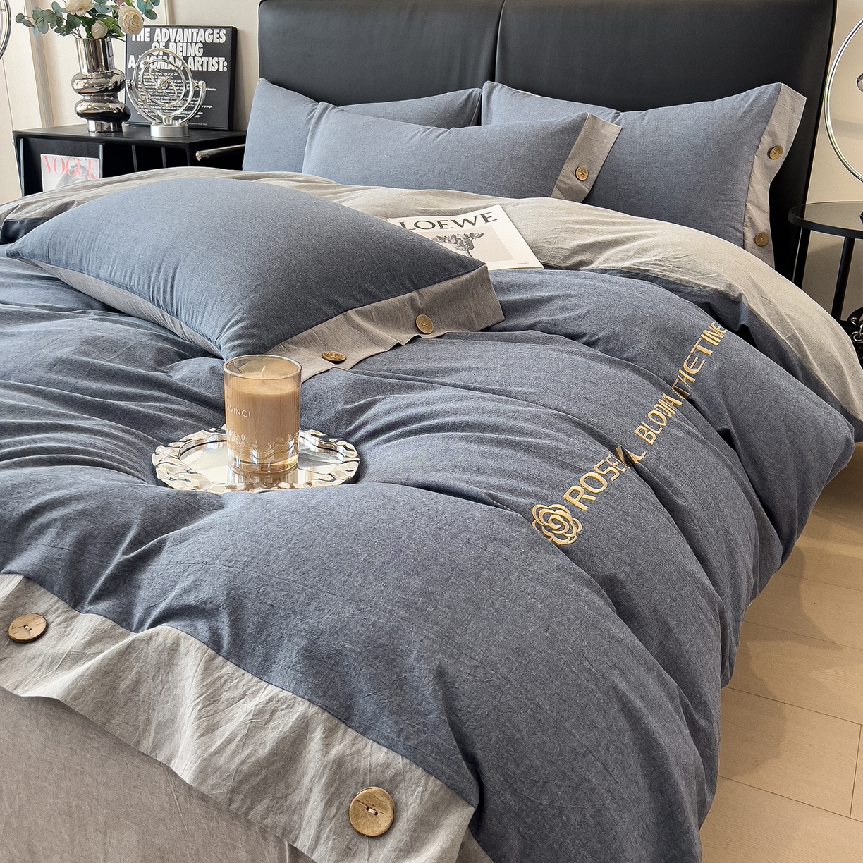 91家纺网 家纺一手货源 找家纺 芃成家纺 2025新款A类全棉色织水洗棉纽扣绣花四件套 纽扣款-蓝灰拼浅灰