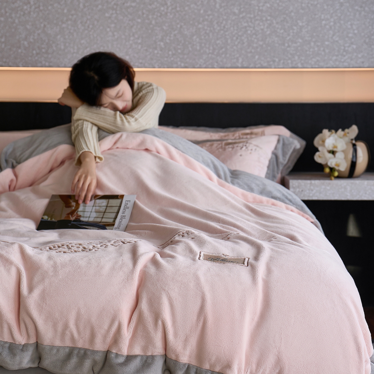 91家纺网 家纺一手货源 找家纺 （总）瑞雪家居 2025新款270g全消光牛奶绒四件套-卡曼缪斯