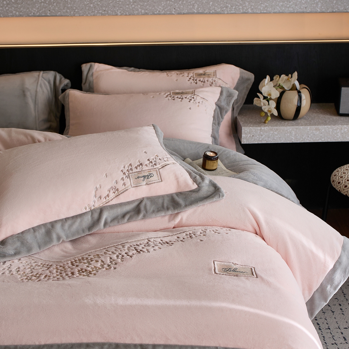 91家纺网 家纺一手货源 找家纺 （总）瑞雪家居 2025新款270g全消光牛奶绒四件套-卡曼缪斯